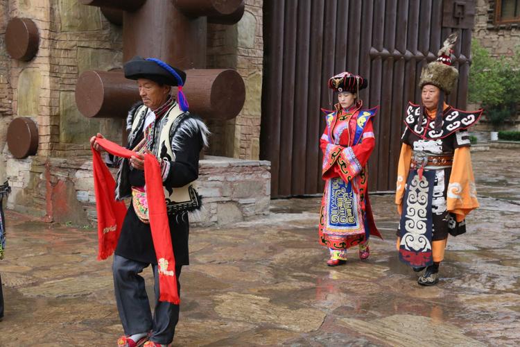 南充人走进阿坝州藏羌族,体验民族风俗,游览美丽神奇的松坪沟.