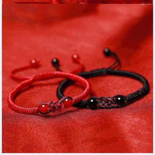 新款2023男女礼物月老红绳手链招桃花手工编织珠手绳姻缘本命年