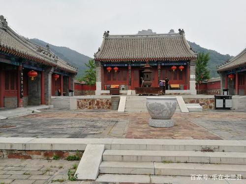 北京远郊爬山好地方,也是平谷区最著名的景点:丫髻山旅游景区